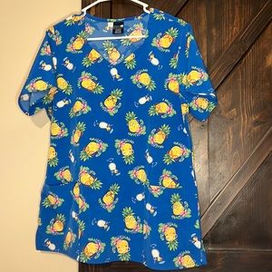 Zoe + Chloe Pineapple Scrub top